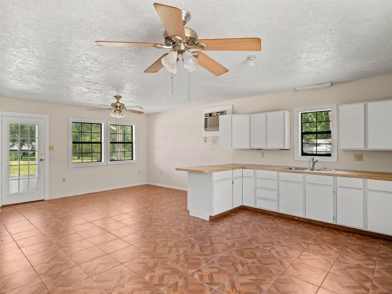 19458 Lake Charles, DeRidder, LA 70634