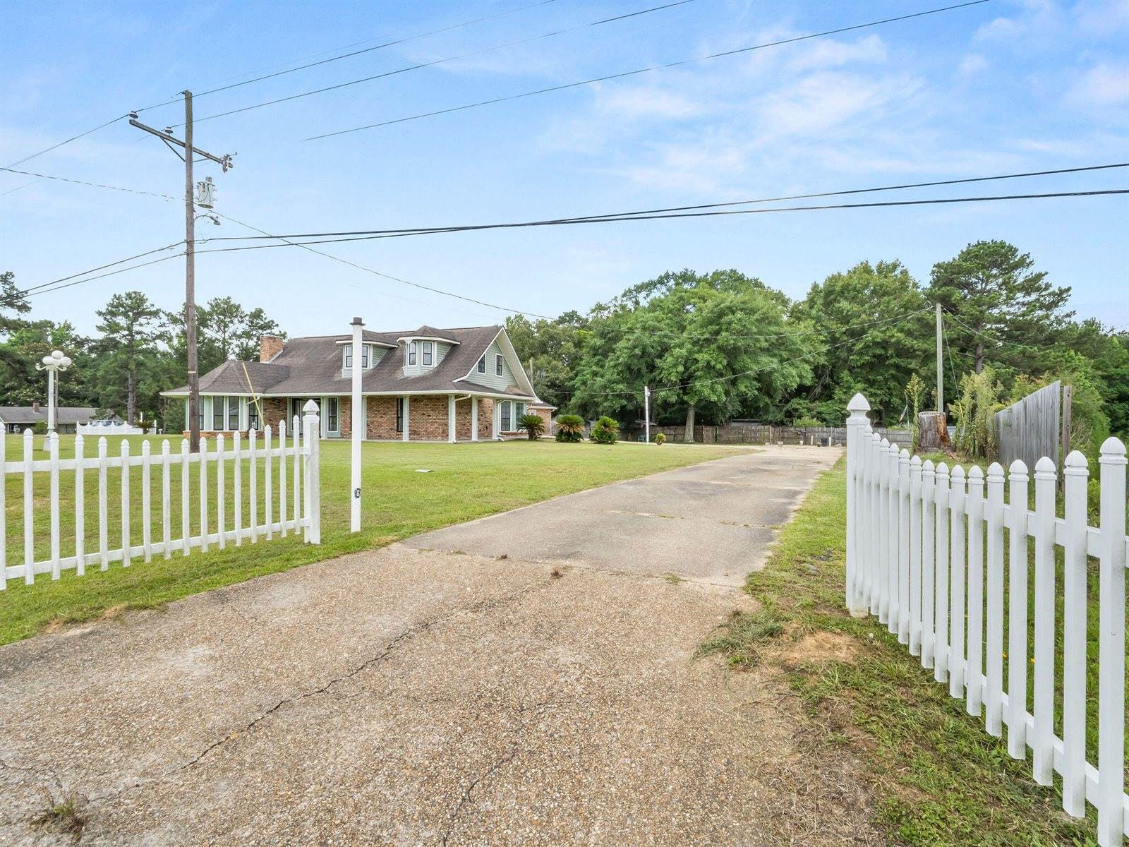 19458 Lake Charles, DeRidder, LA 70634