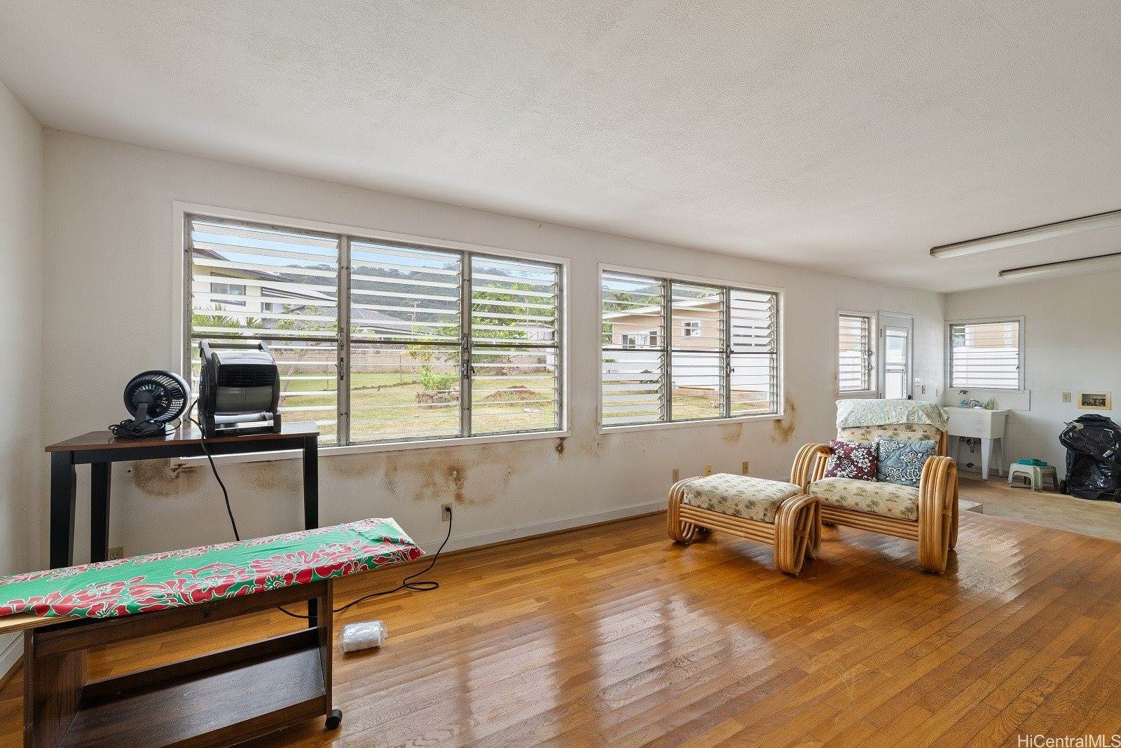45-316 Nakuluai Street, Kaneohe, HI 96744
