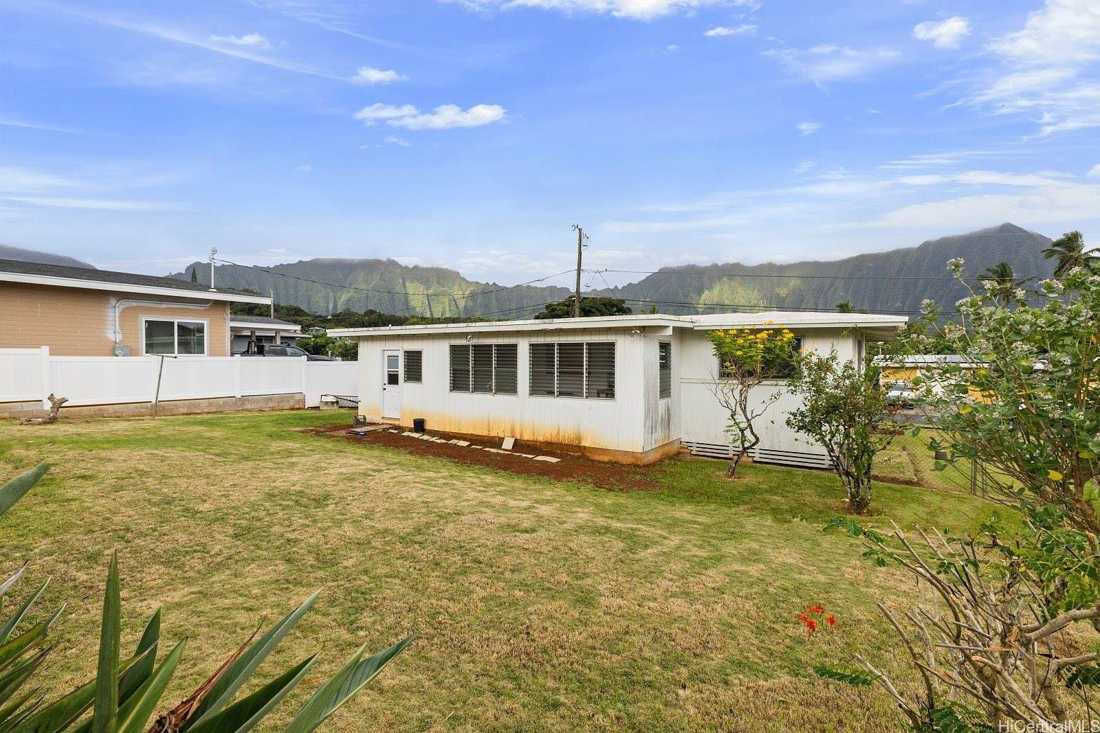45-316 Nakuluai Street, Kaneohe, HI 96744
