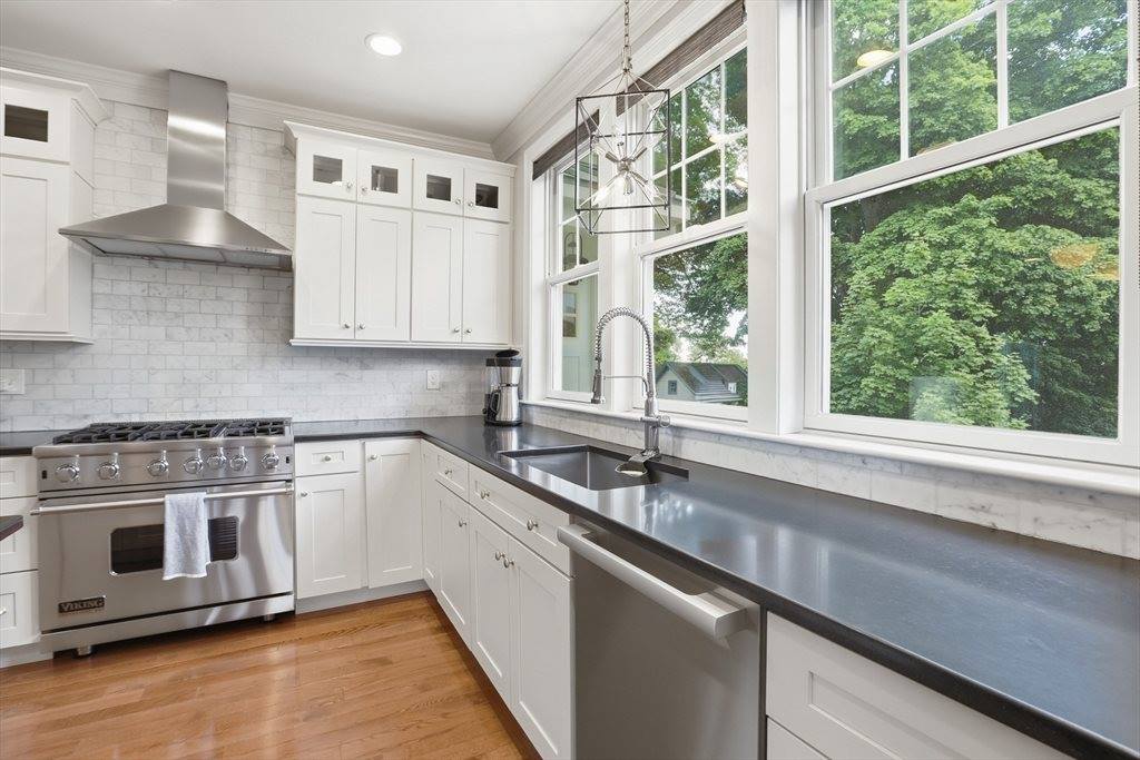 7 Howe St, Hingham, MA 02043