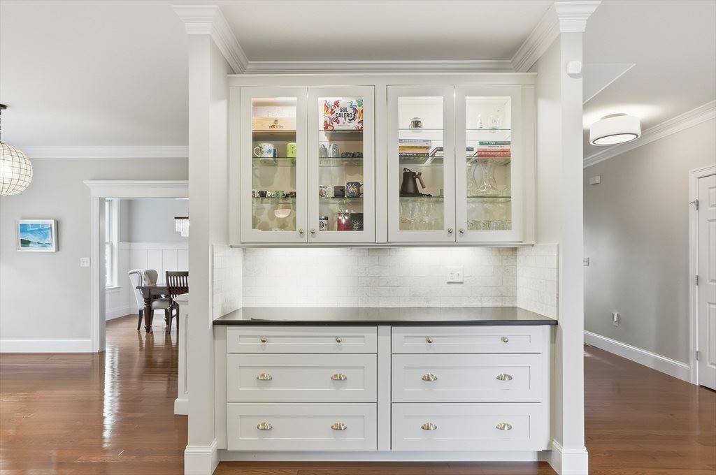 7 Howe St, Hingham, MA 02043