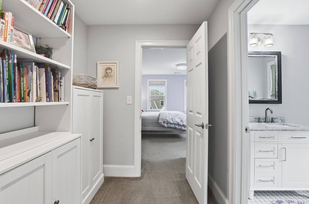7 Howe St, Hingham, MA 02043