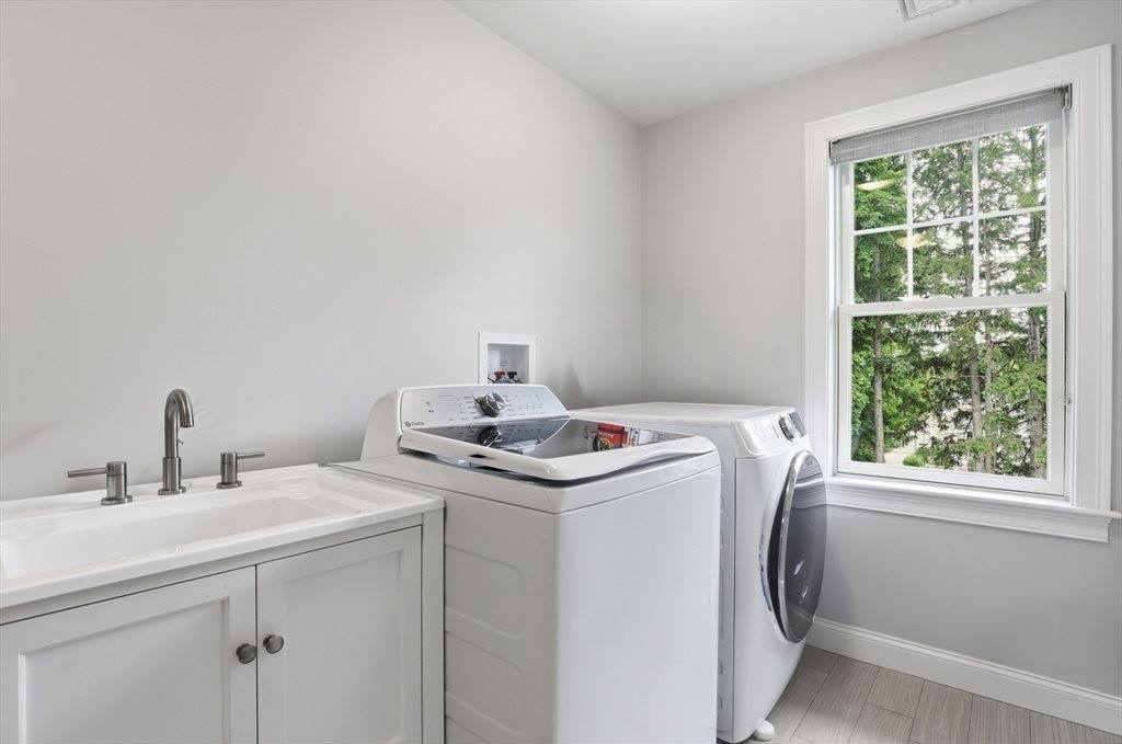 7 Howe St, Hingham, MA 02043