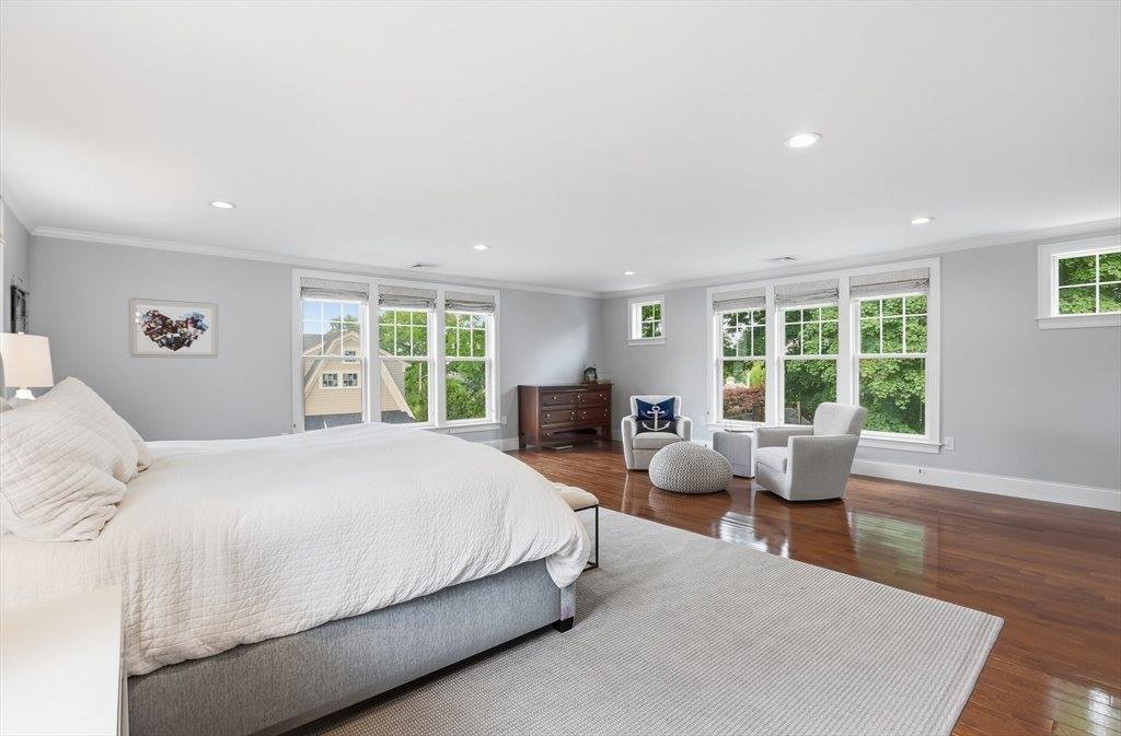 7 Howe St, Hingham, MA 02043