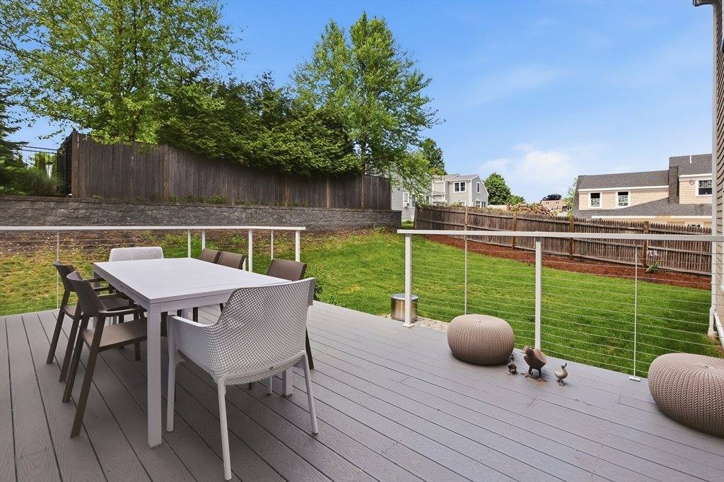 7 Howe St, Hingham, MA 02043