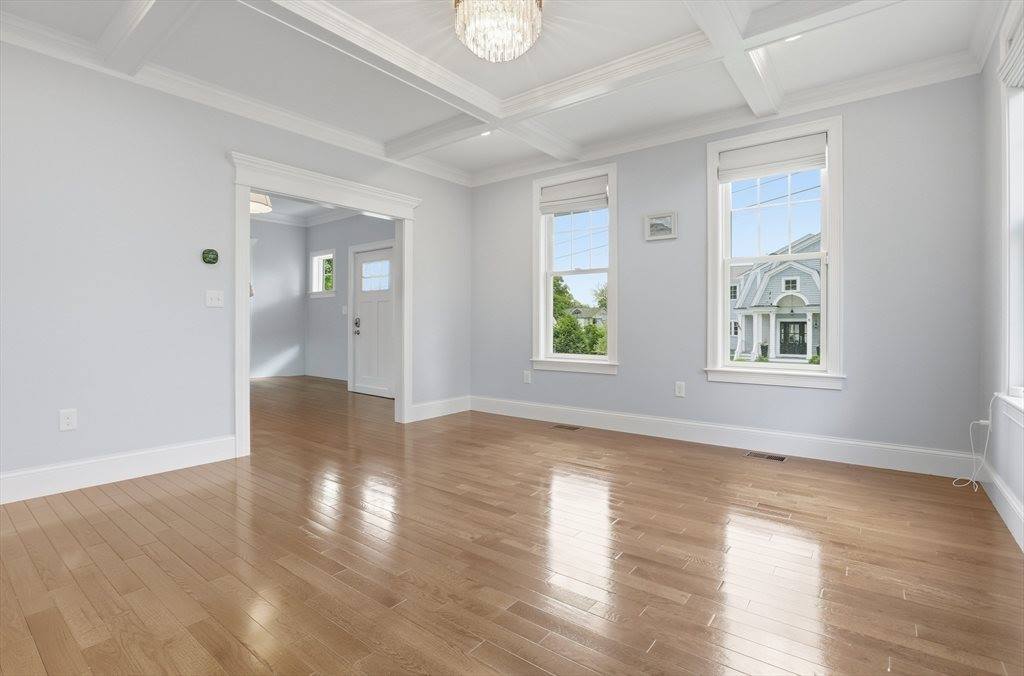 7 Howe St, Hingham, MA 02043