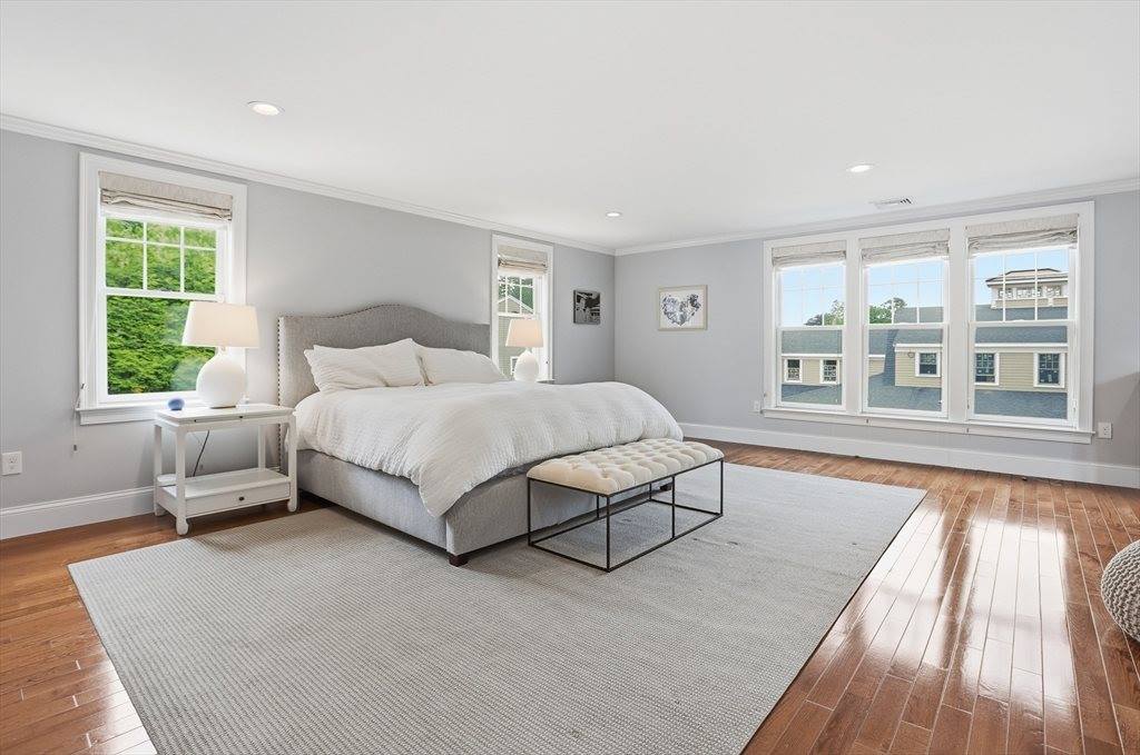 7 Howe St, Hingham, MA 02043