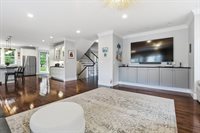 7 Howe St, Hingham, MA 02043
