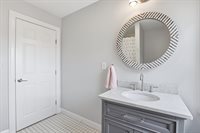 7 Howe St, Hingham, MA 02043