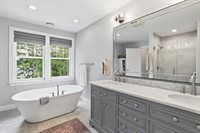 7 Howe St, Hingham, MA 02043