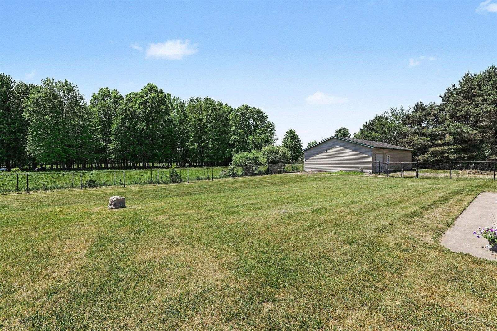2768 E Birch Run Road, Burt, MI 48417