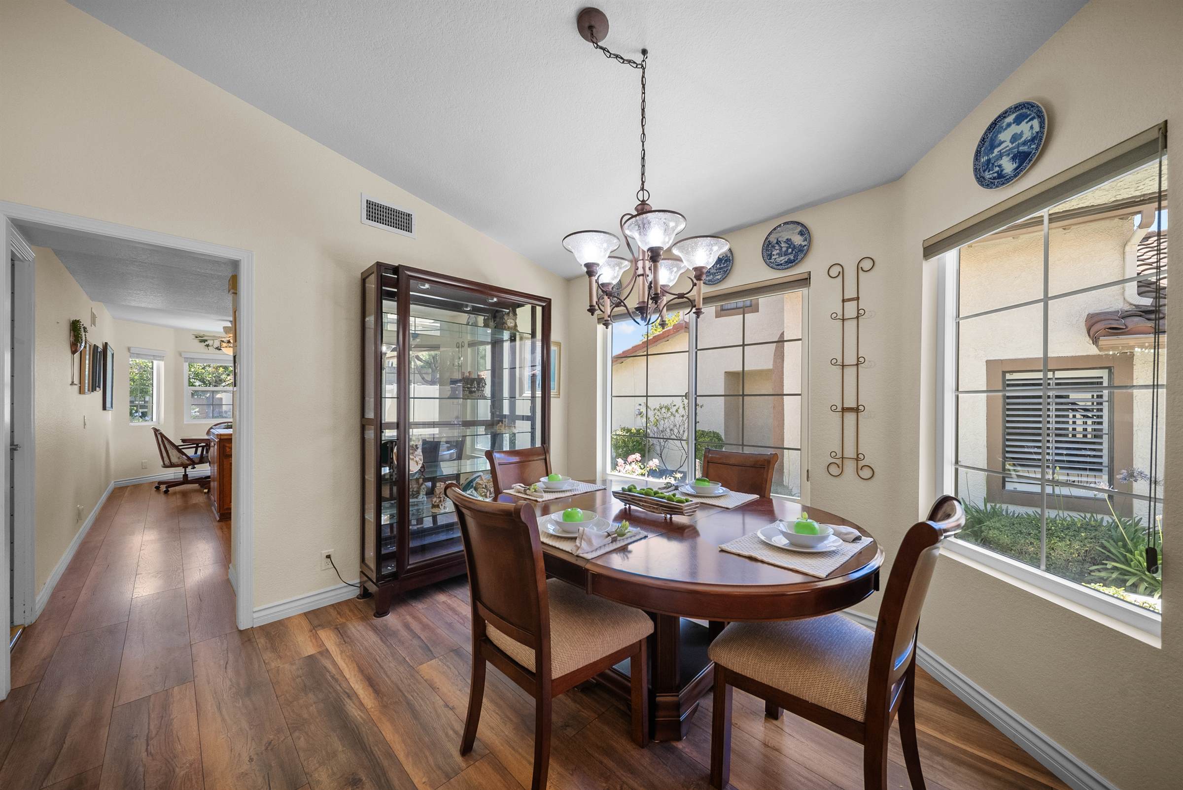 757 Congressional Rd., Simi Valley, CA 93065
