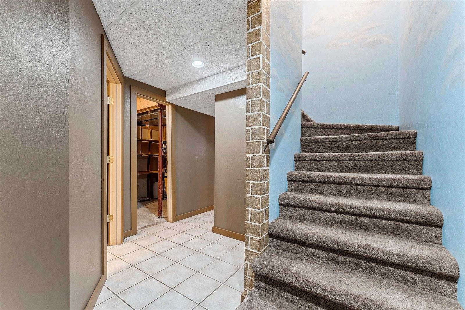 2038 Emerald Drive, Green Bay, WI 54311