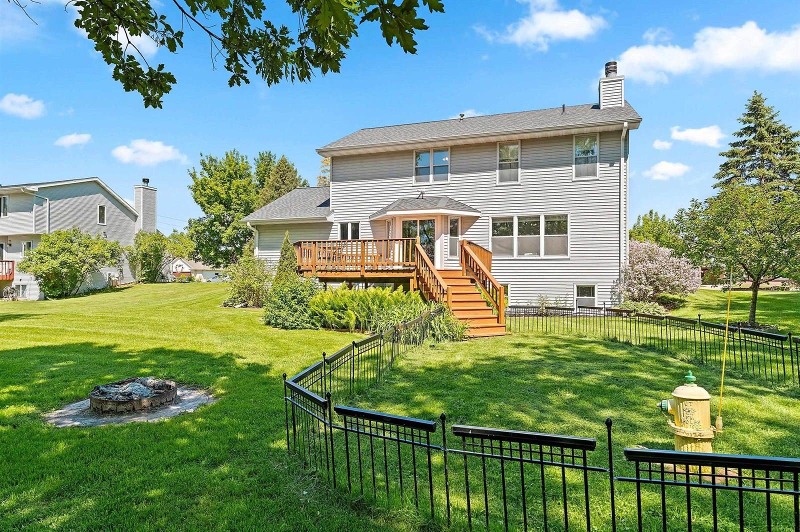 2038 Emerald Drive, Green Bay, WI 54311