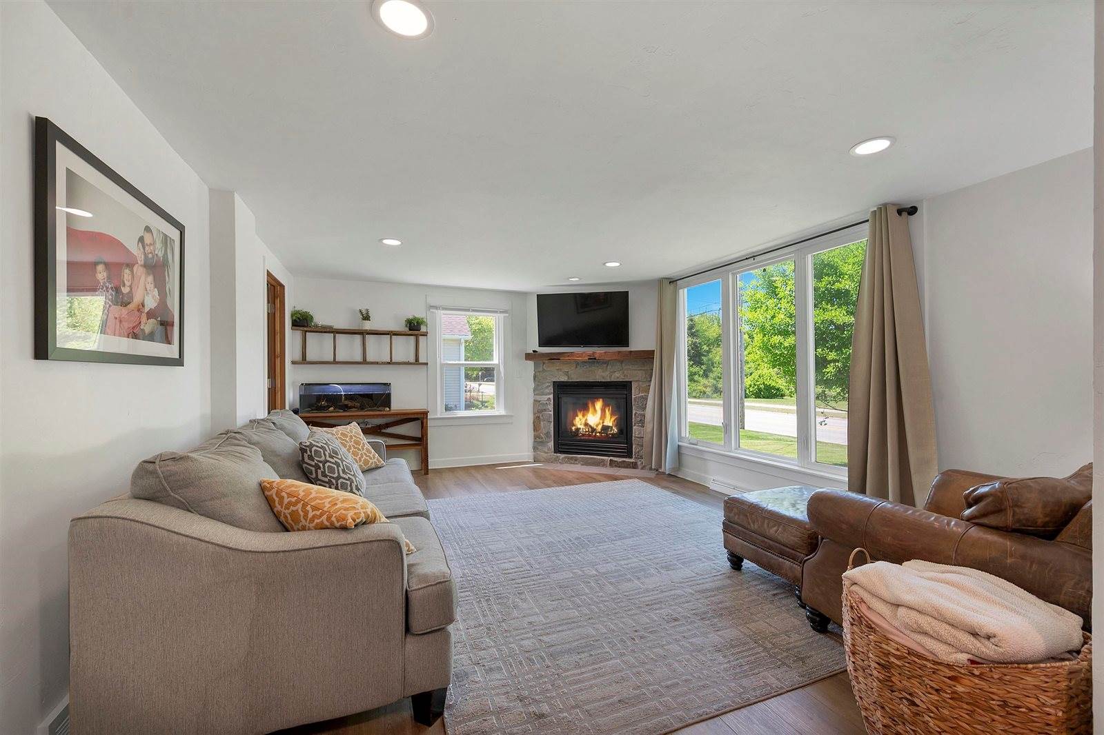 1319 Riverside Drive, Suamico, WI 54173