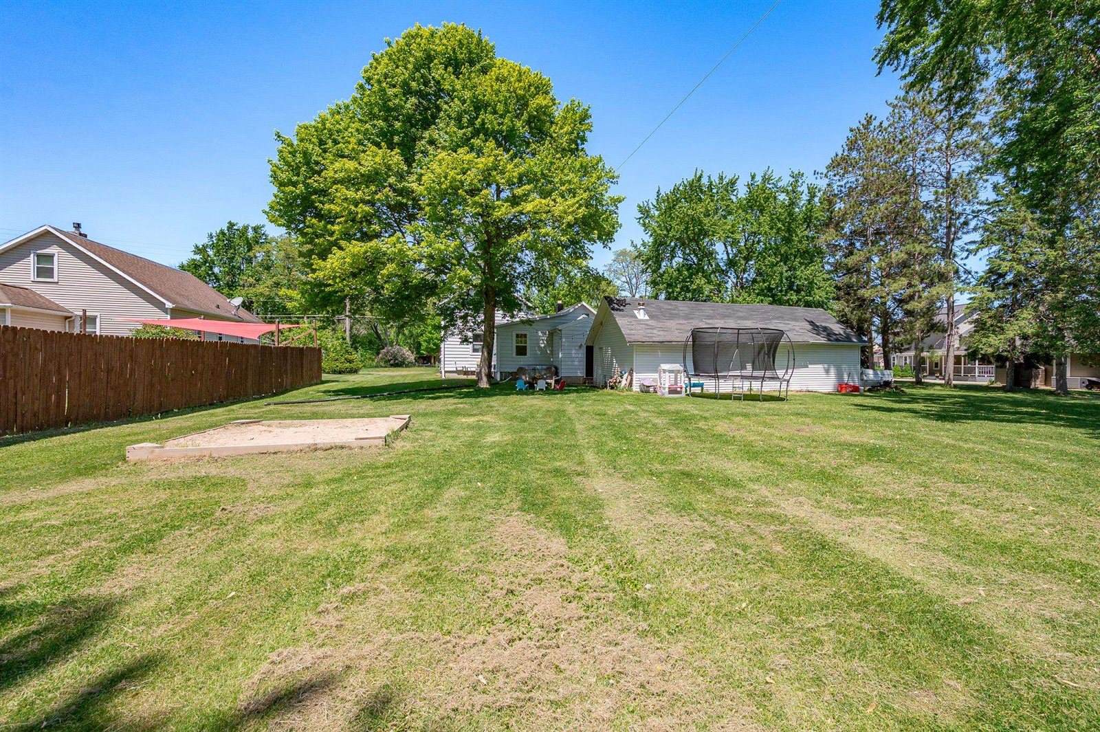 1319 Riverside Drive, Suamico, WI 54173