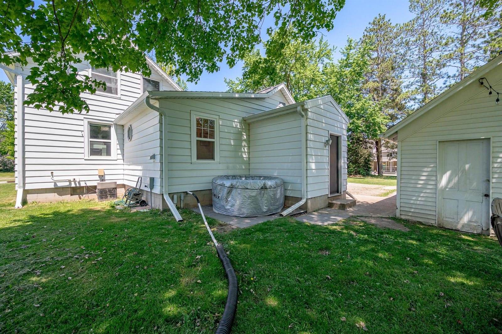 1319 Riverside Drive, Suamico, WI 54173