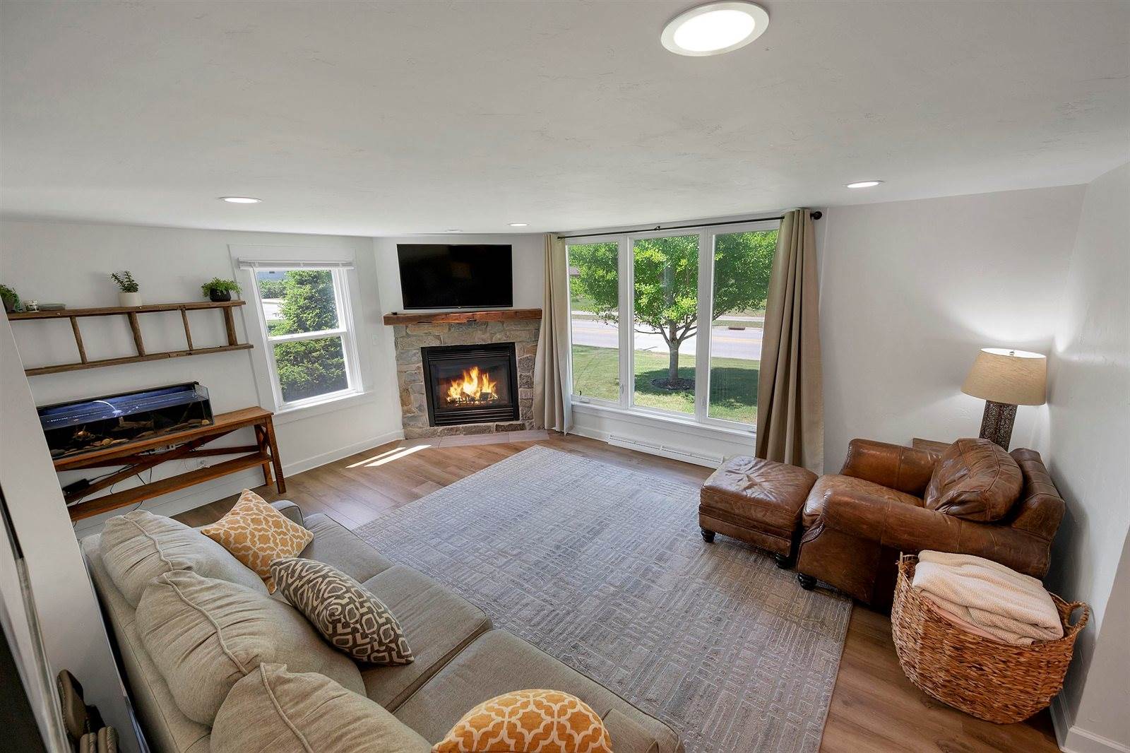 1319 Riverside Drive, Suamico, WI 54173