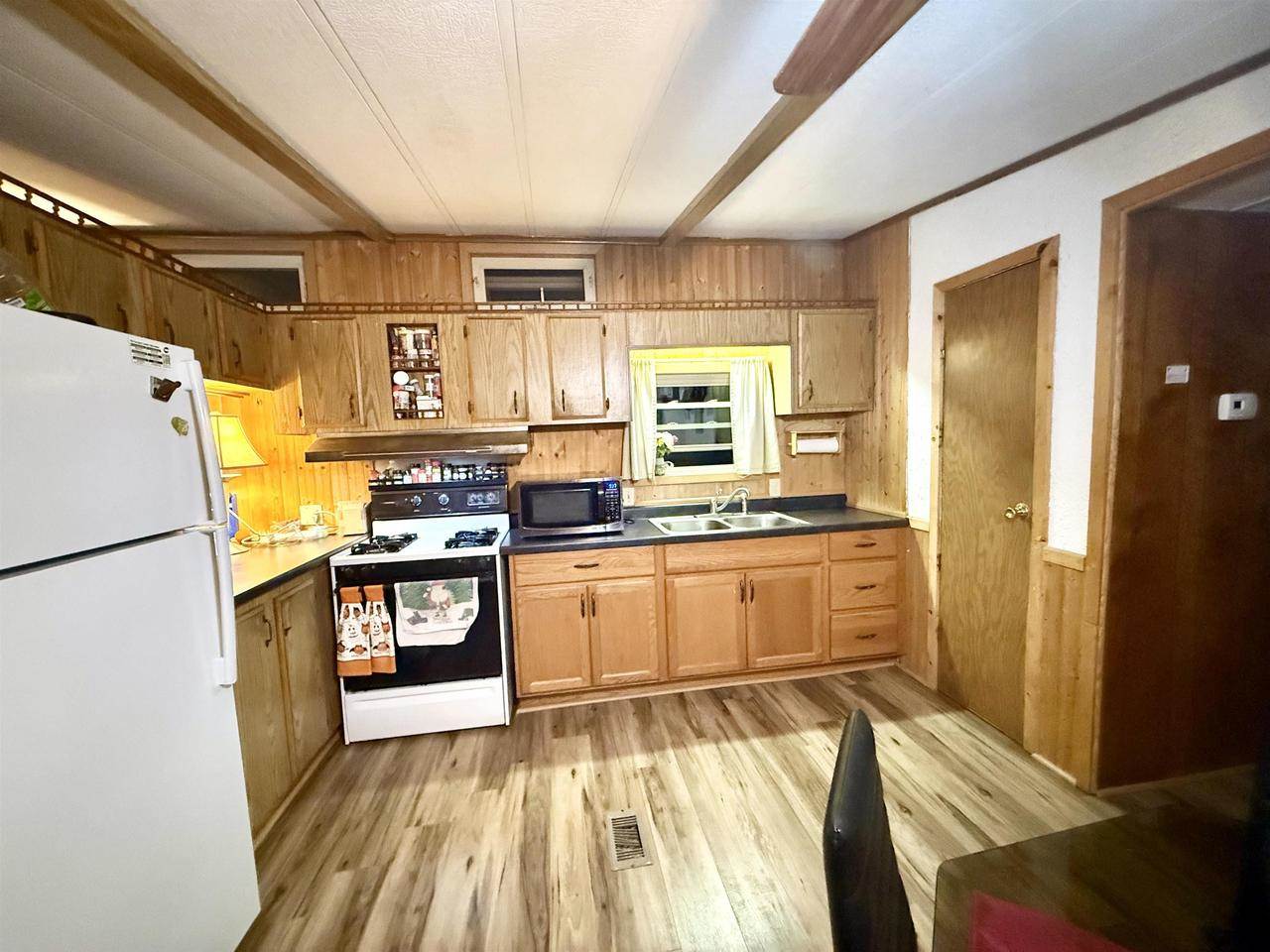 31 Maple Grove Avenue, Jefferson, WI 53549