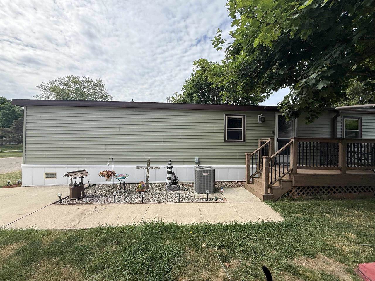 31 Maple Grove Avenue, Jefferson, WI 53549
