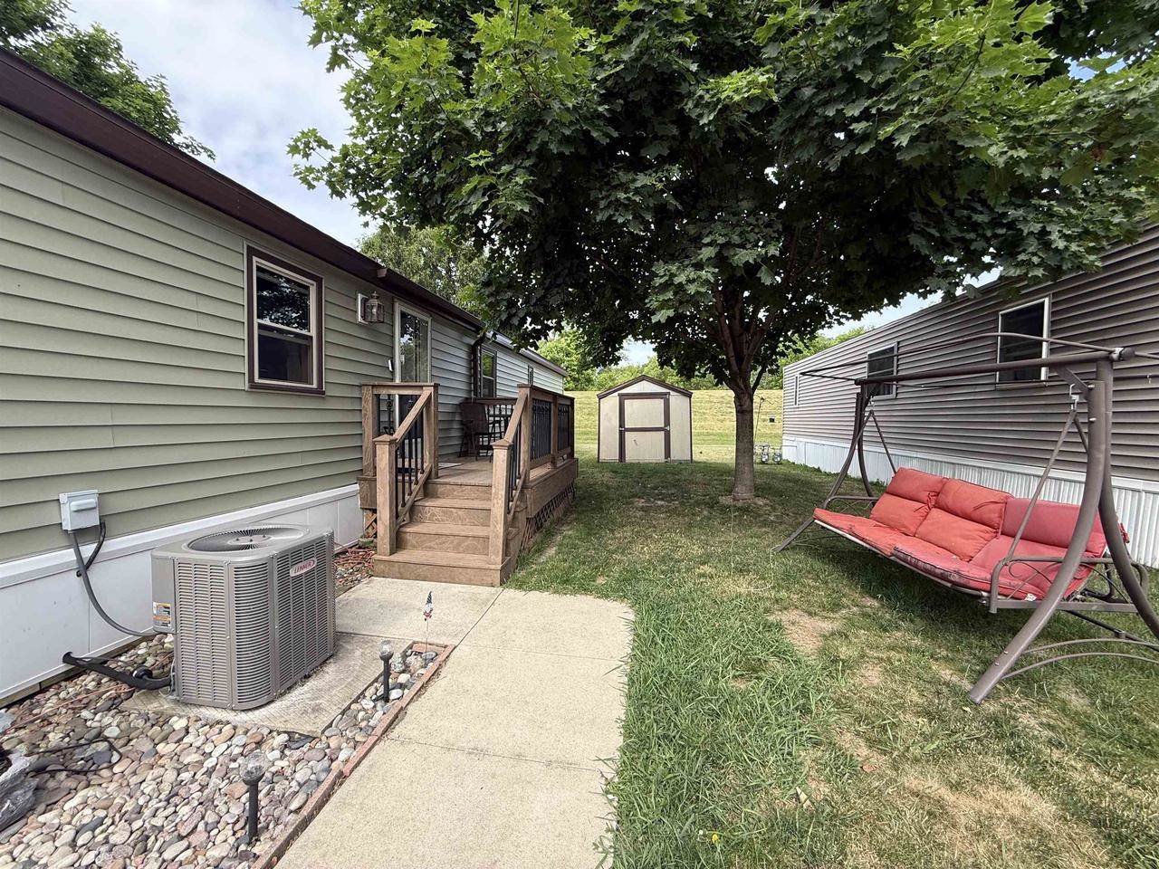 31 Maple Grove Avenue, Jefferson, WI 53549