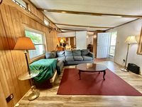 31 Maple Grove Avenue, Jefferson, WI 53549