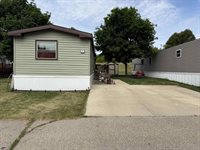 31 Maple Grove Avenue, Jefferson, WI 53549