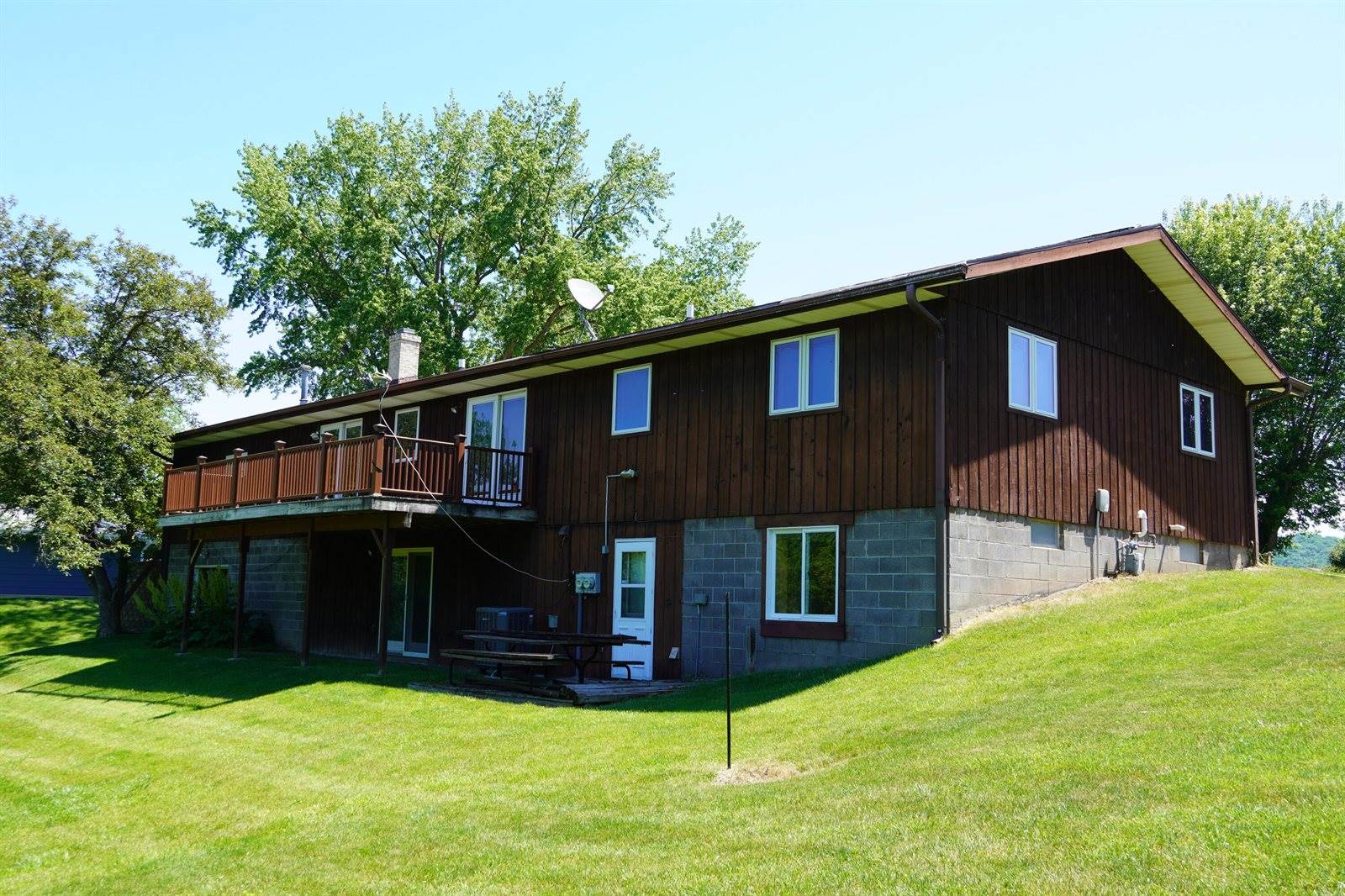 N1149 Brookside Dr, Shelby, WI 54601