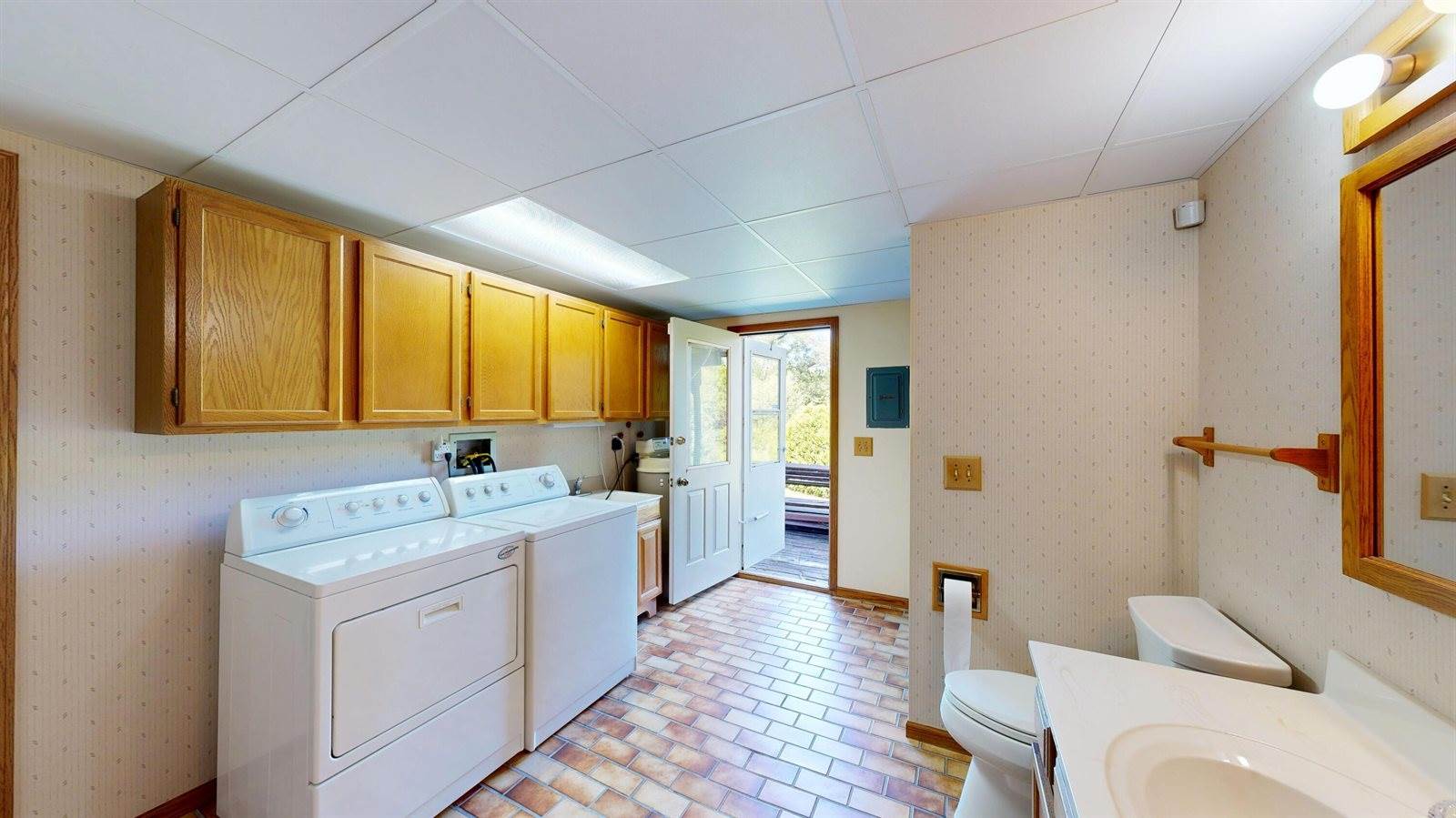 N1149 Brookside Dr, Shelby, WI 54601
