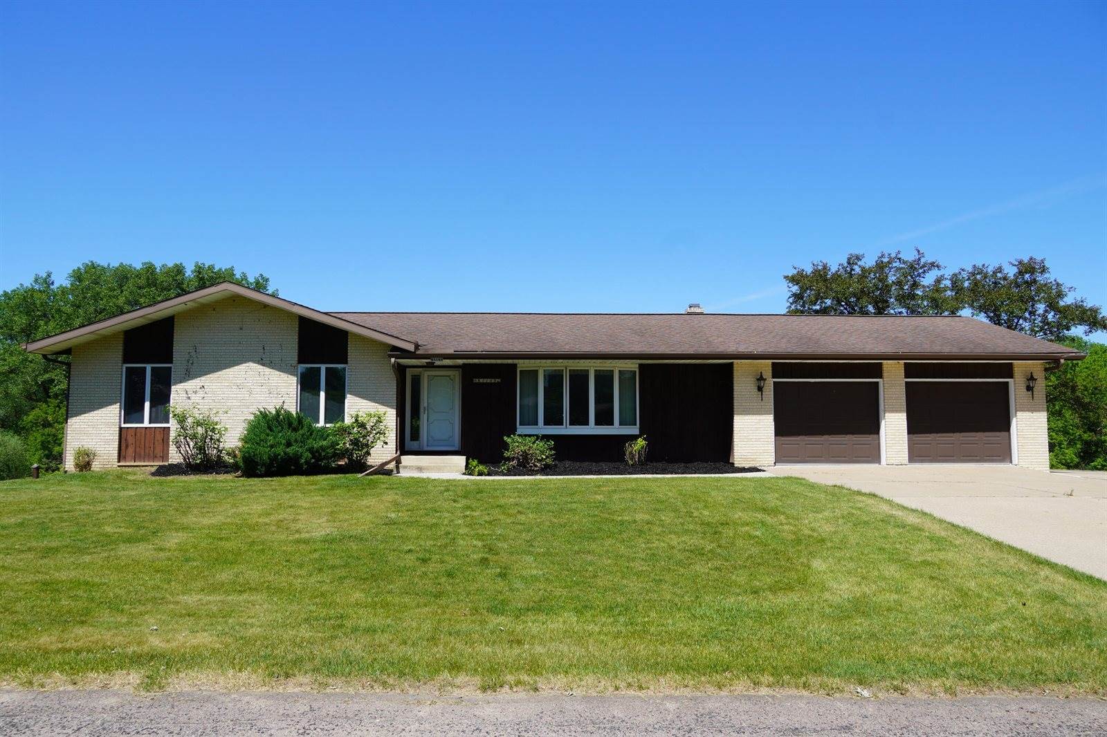 N1149 Brookside Dr, Shelby, WI 54601