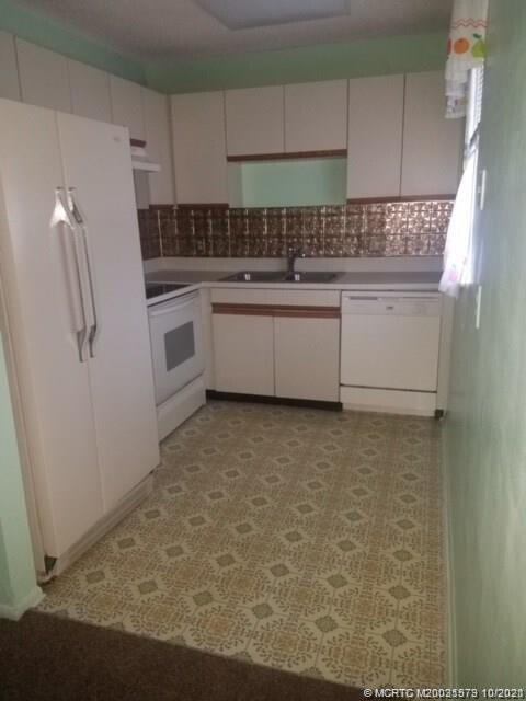 1 Lake Vista Trail, Port Saint Lucie, FL 34952