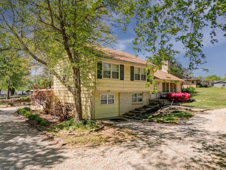 3 Eastridge Dr, Arkansas City, KS 67005