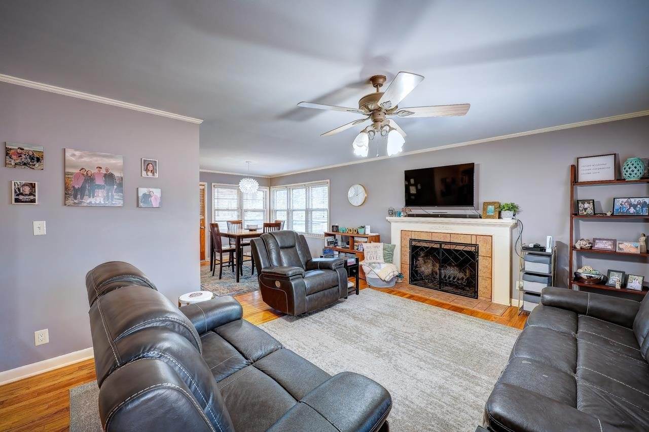 3 Eastridge Dr, Arkansas City, KS 67005