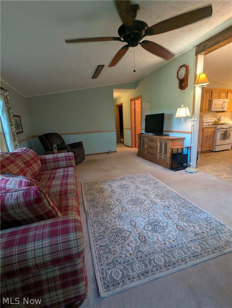 18395 Leatherwood Road, Salesville, OH 43778