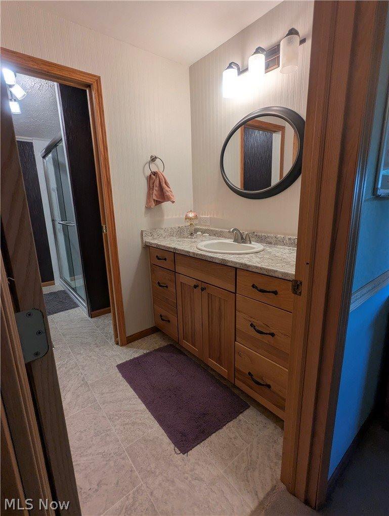 18395 Leatherwood Road, Salesville, OH 43778