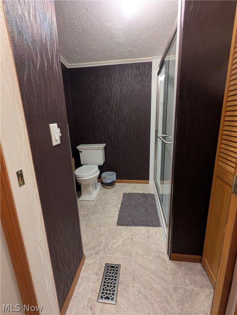 18395 Leatherwood Road, Salesville, OH 43778