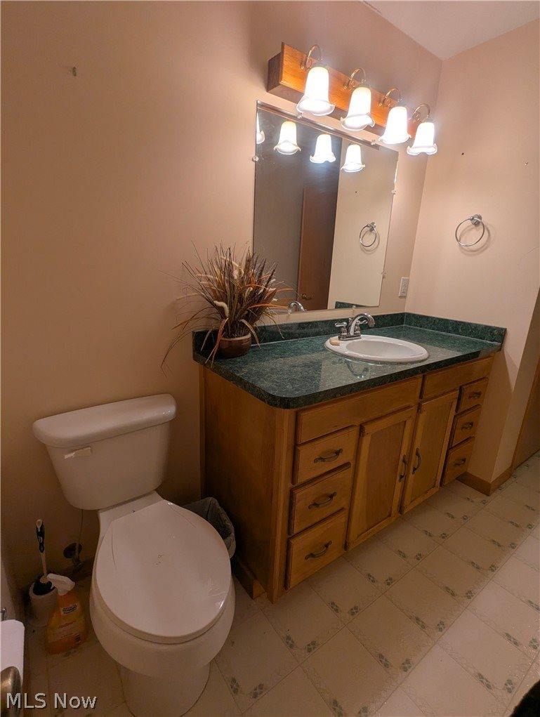 18395 Leatherwood Road, Salesville, OH 43778