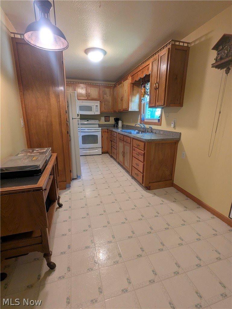 18395 Leatherwood Road, Salesville, OH 43778