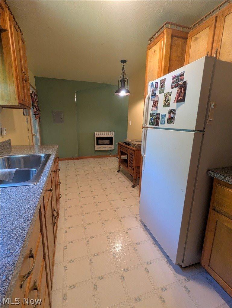 18395 Leatherwood Road, Salesville, OH 43778