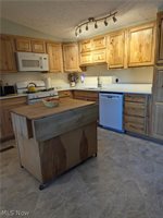 18395 Leatherwood Road, Salesville, OH 43778