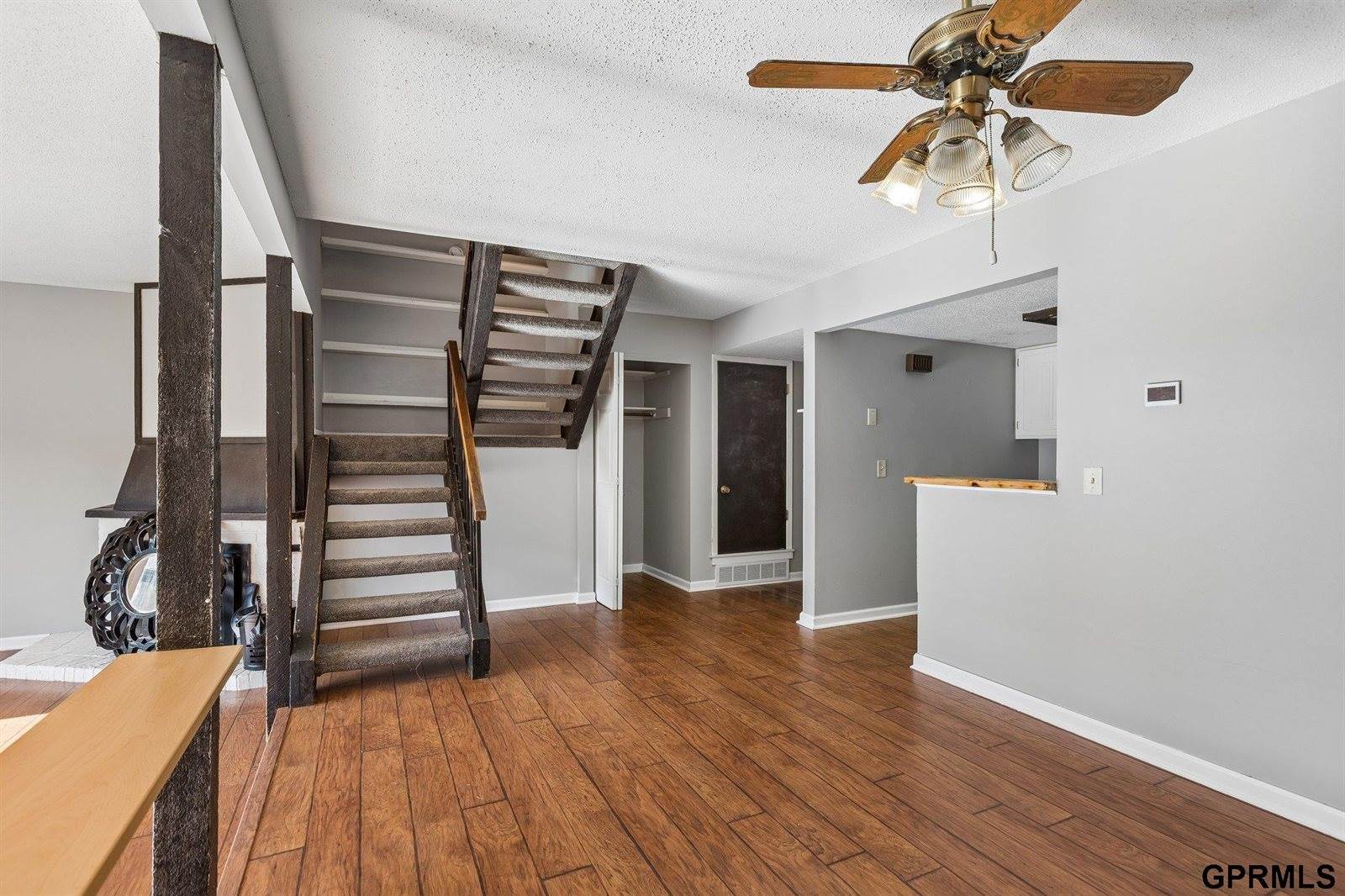 9023 Gary Circle, Omaha, NE 68138