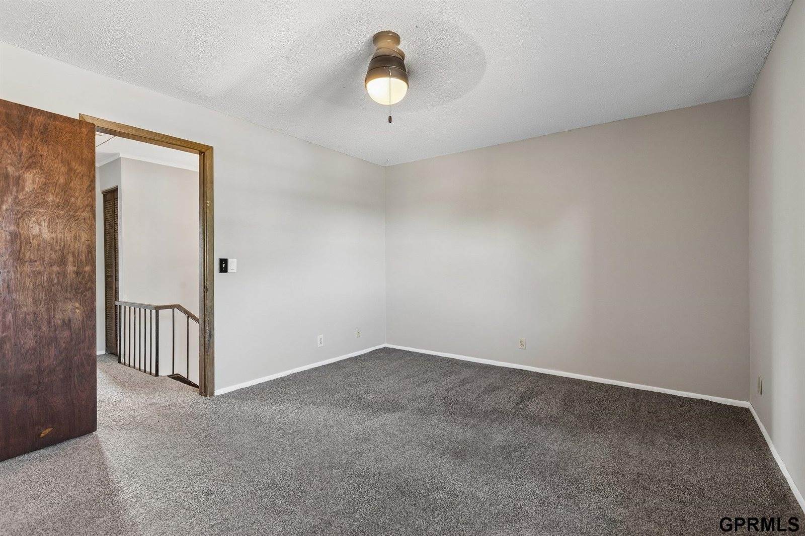 9023 Gary Circle, Omaha, NE 68138