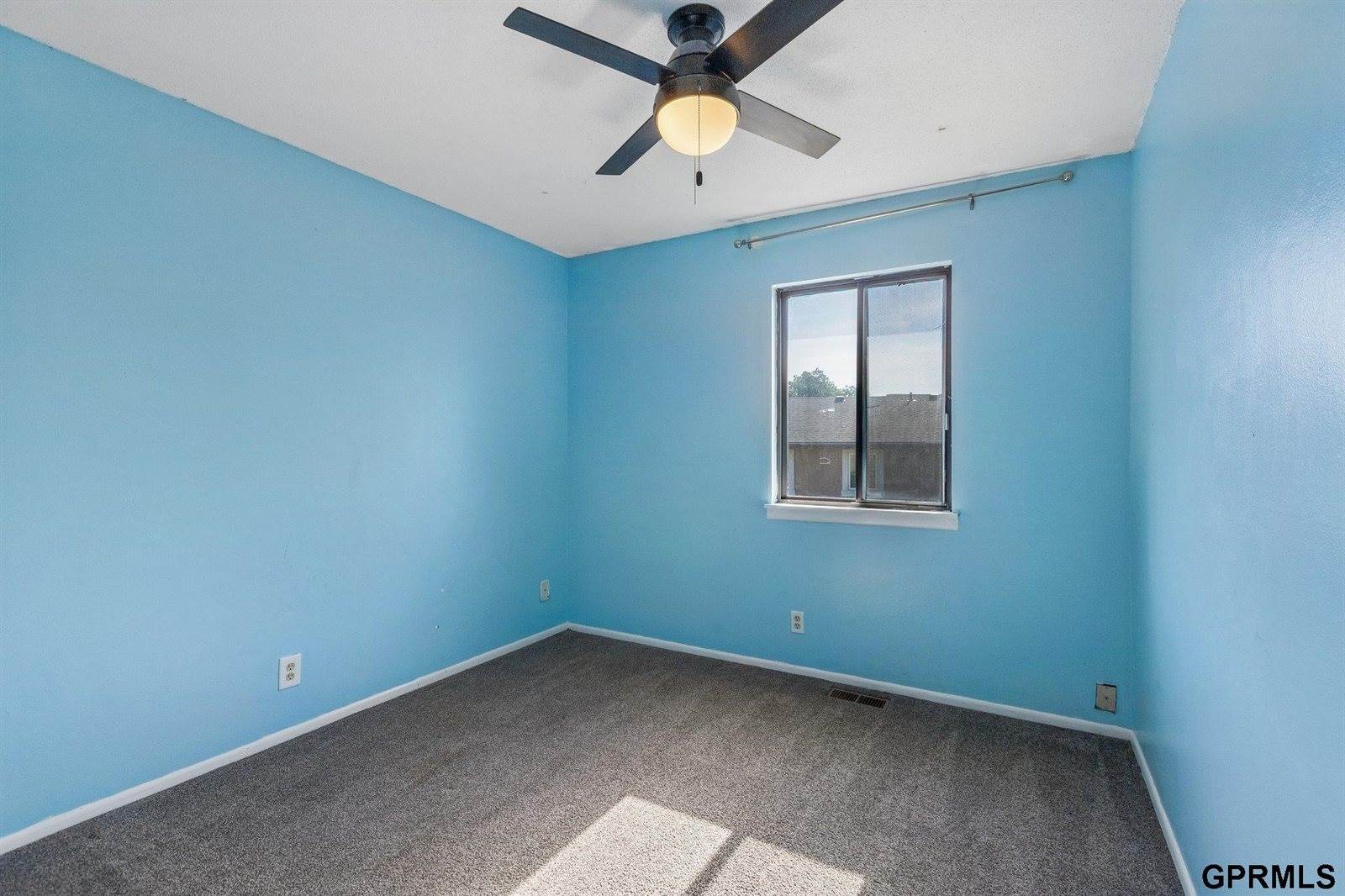 9023 Gary Circle, Omaha, NE 68138