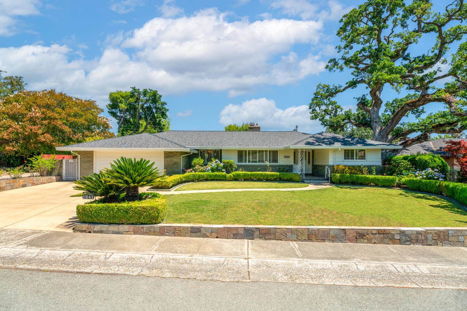 1241 Norfolk Way, Sacramento, CA 95831