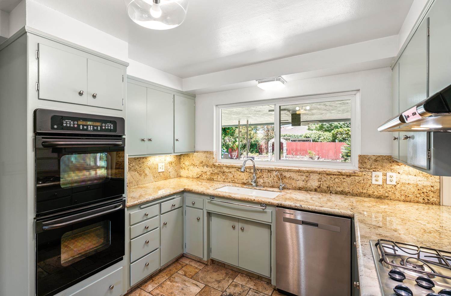 1241 Norfolk Way, Sacramento, CA 95831