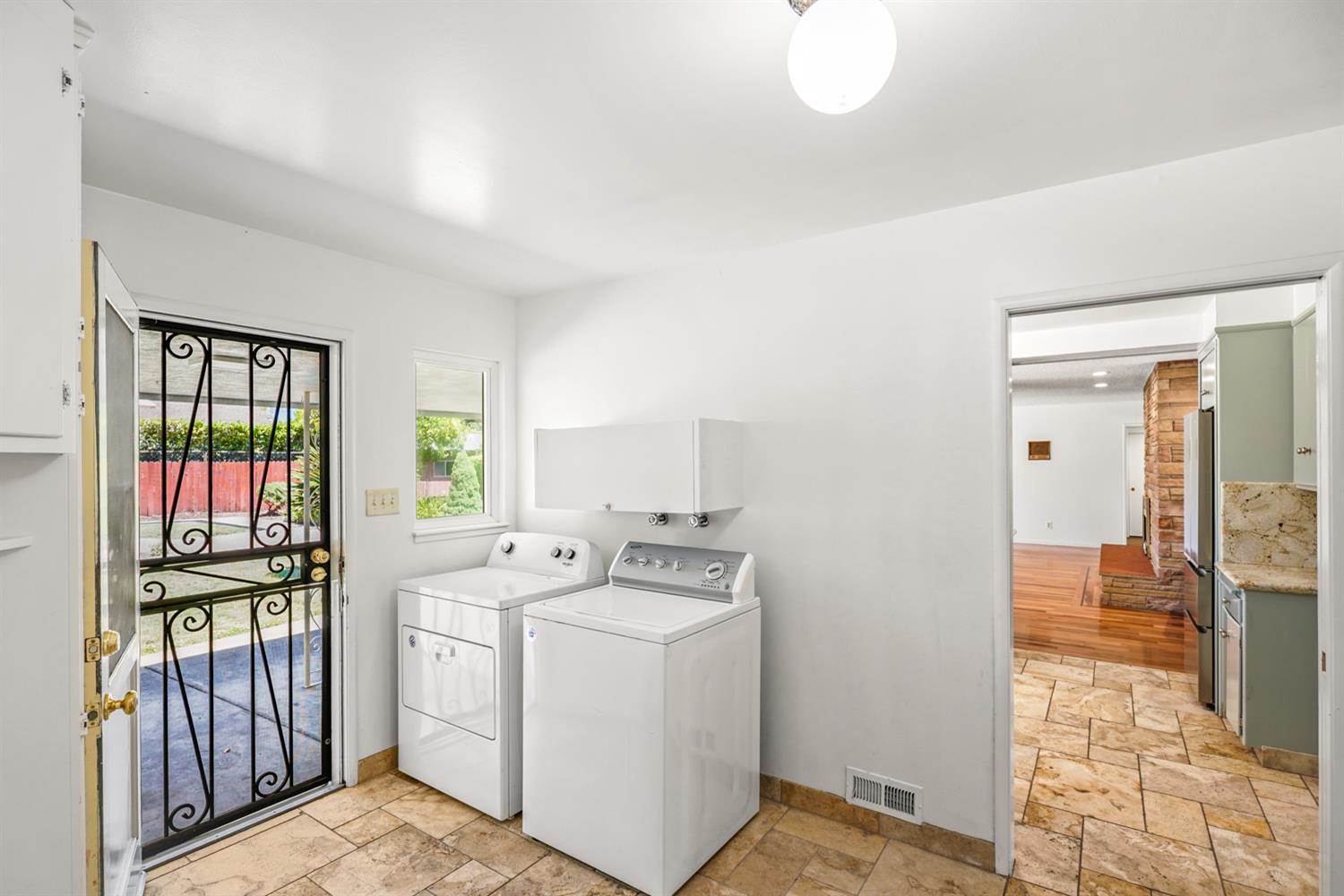 1241 Norfolk Way, Sacramento, CA 95831