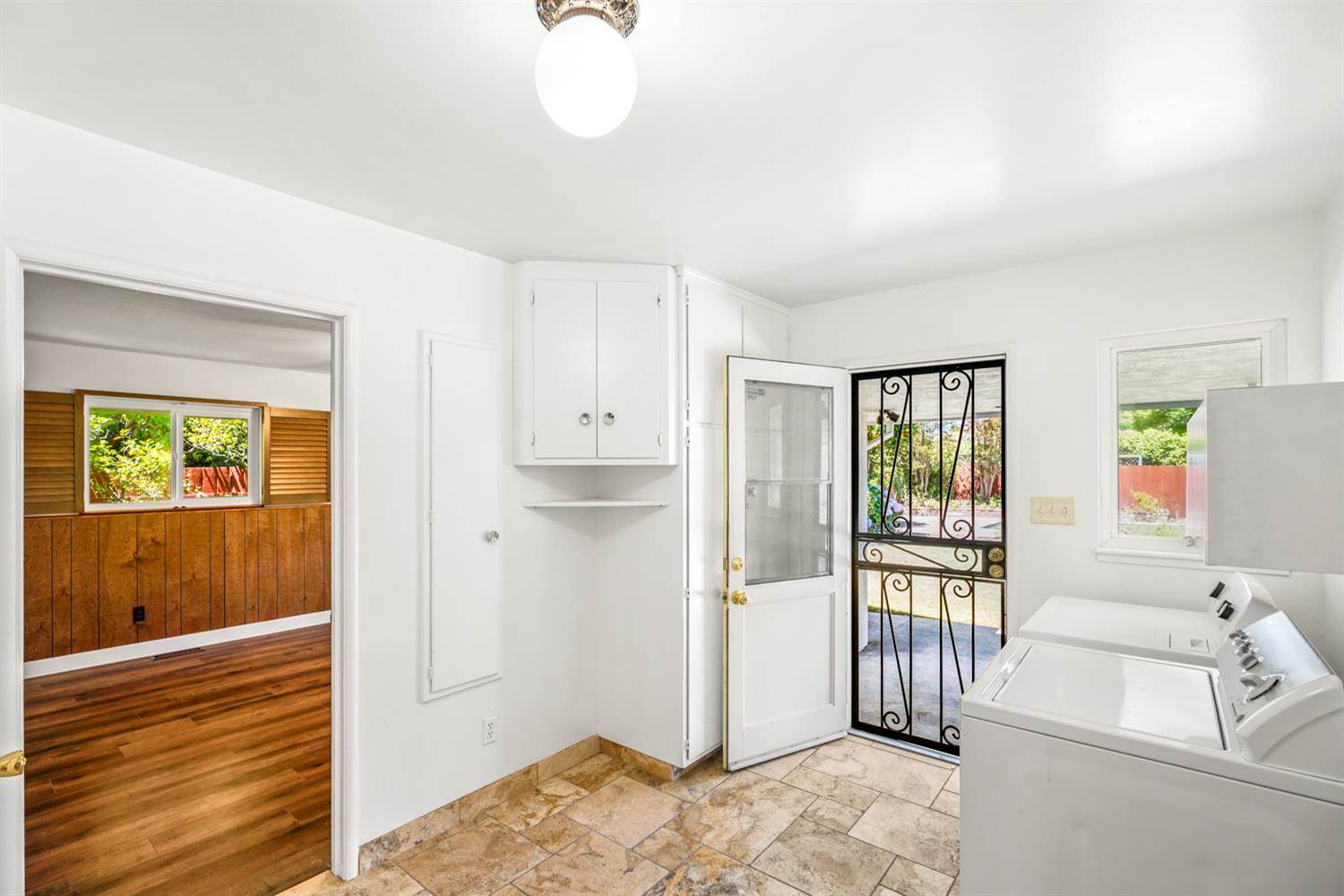 1241 Norfolk Way, Sacramento, CA 95831