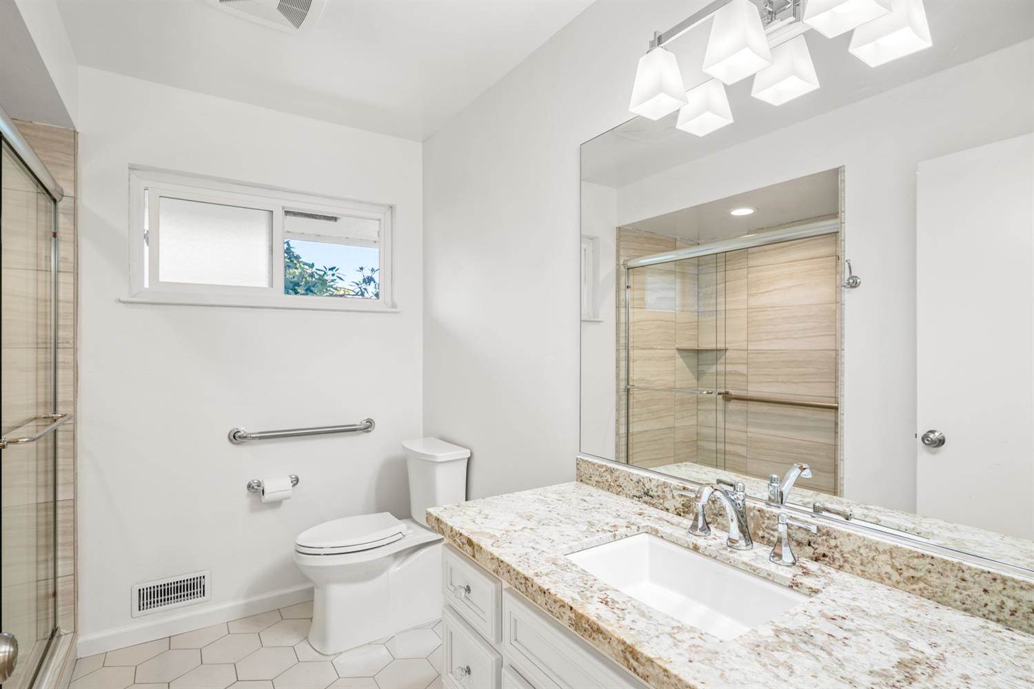 1241 Norfolk Way, Sacramento, CA 95831