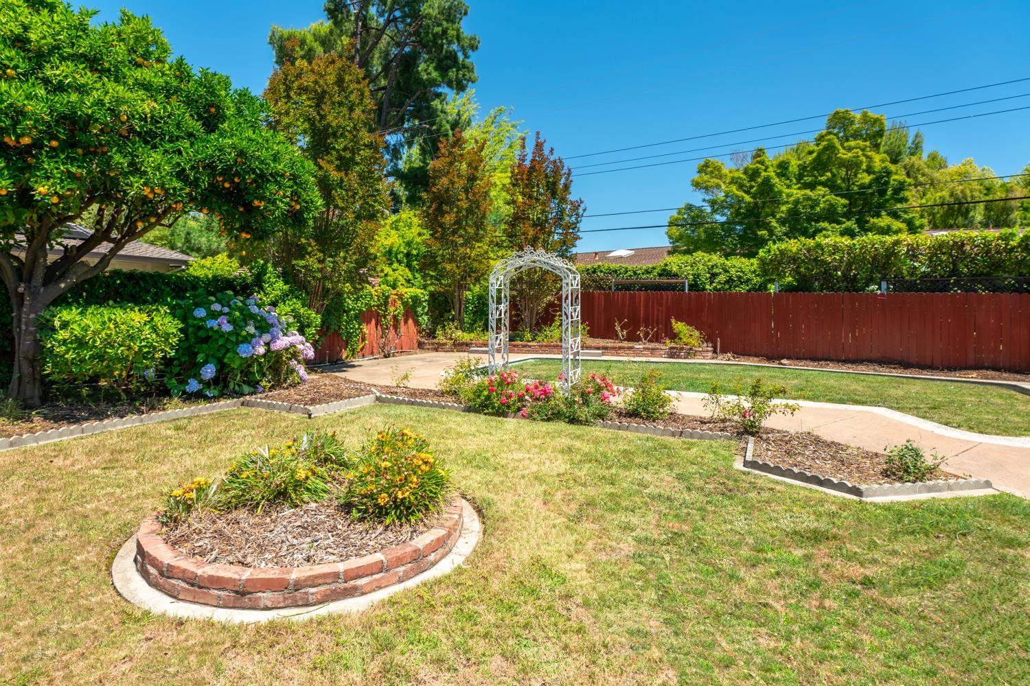 1241 Norfolk Way, Sacramento, CA 95831